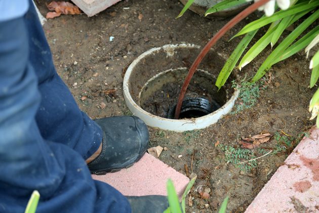 4 Ways to Know Your Sewer Line Is Clogged